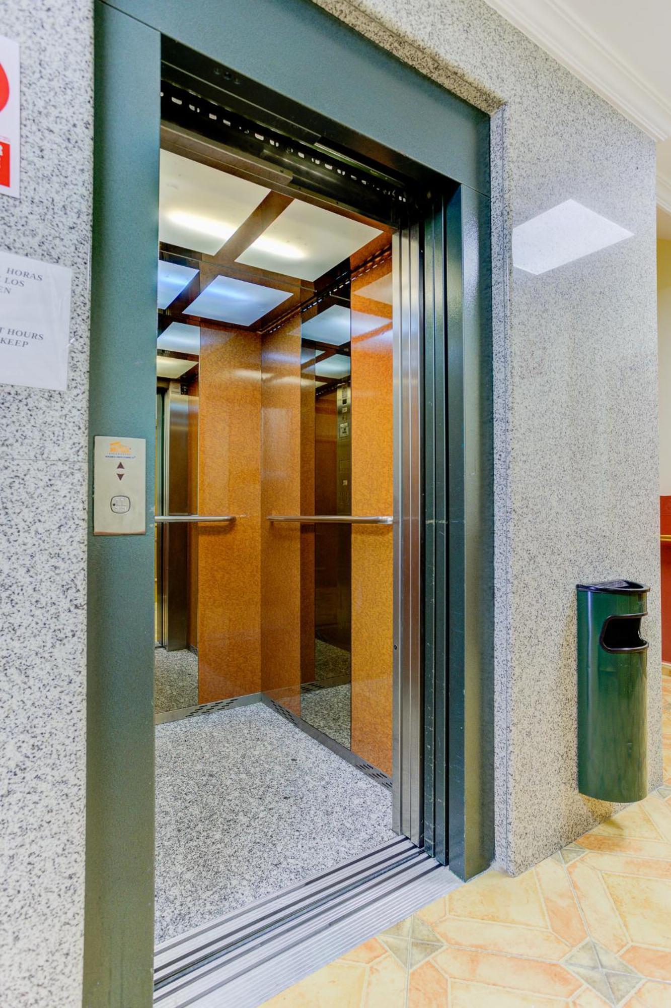 Hotel Pizarro 乌马内斯-德马德里 外观 照片