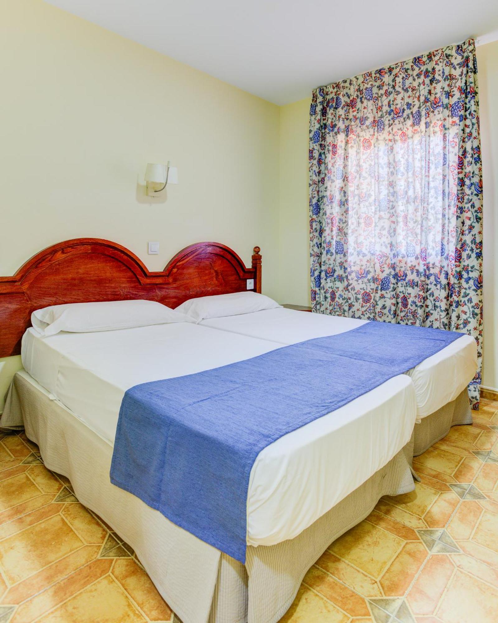 Hotel Pizarro 乌马内斯-德马德里 外观 照片