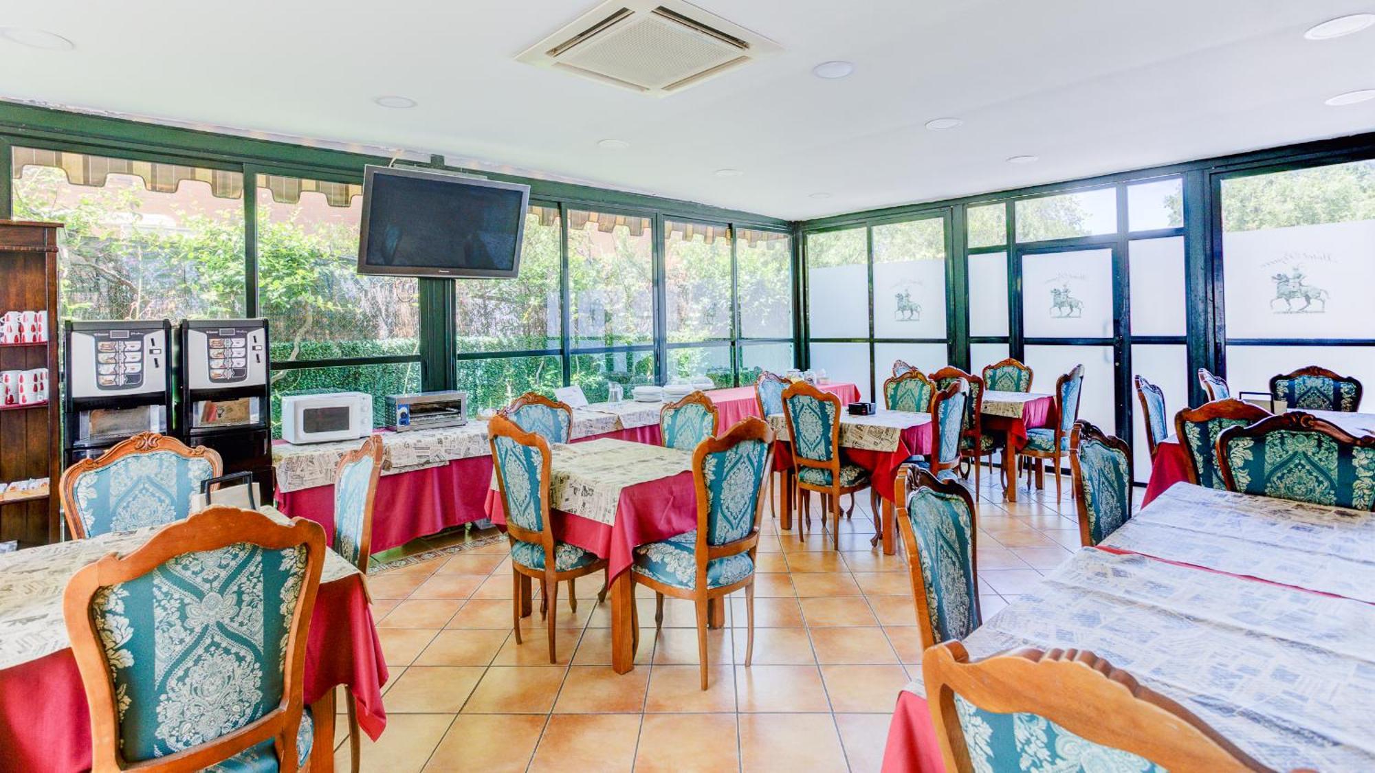 Hotel Pizarro 乌马内斯-德马德里 外观 照片