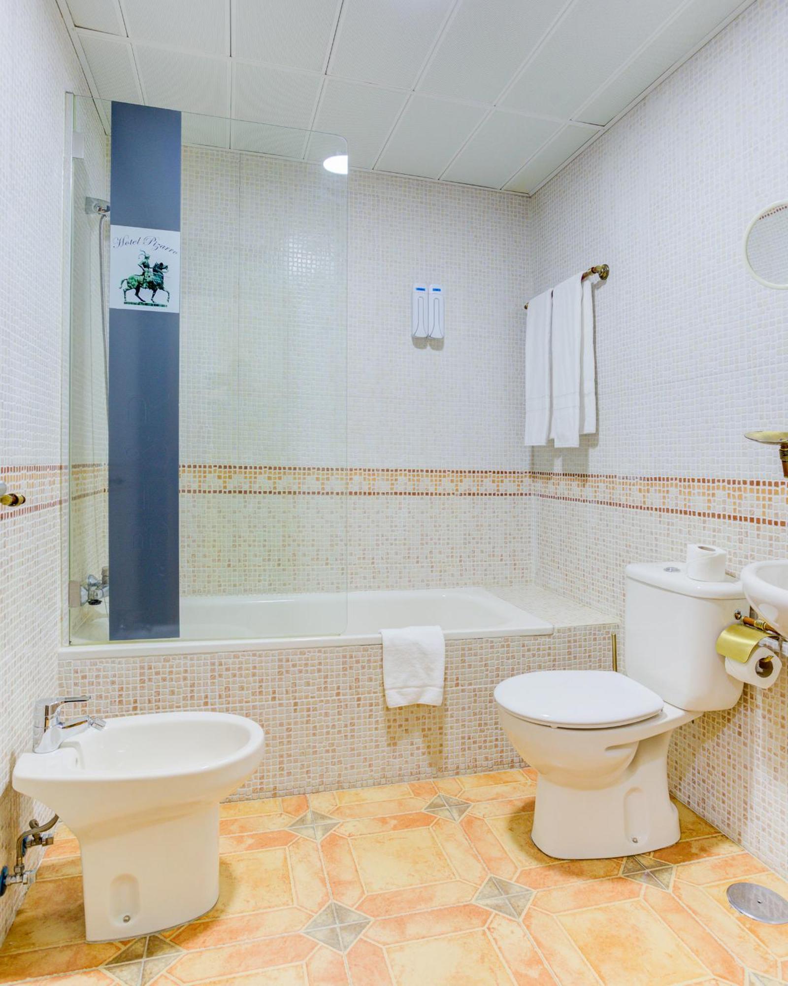 Hotel Pizarro 乌马内斯-德马德里 外观 照片