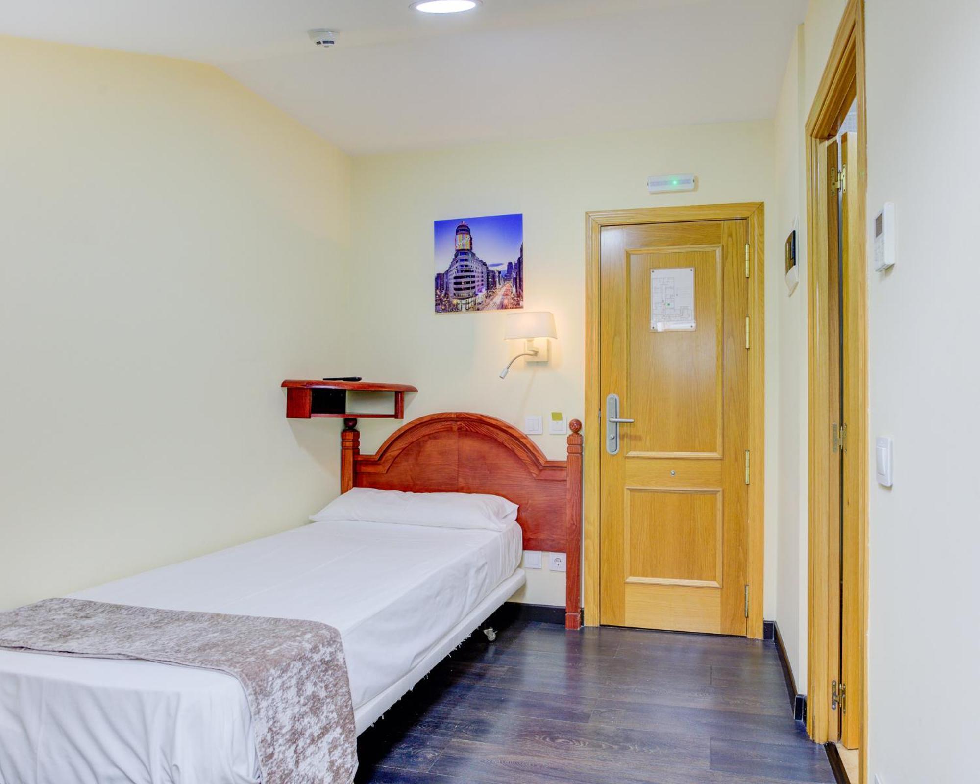 Hotel Pizarro 乌马内斯-德马德里 外观 照片